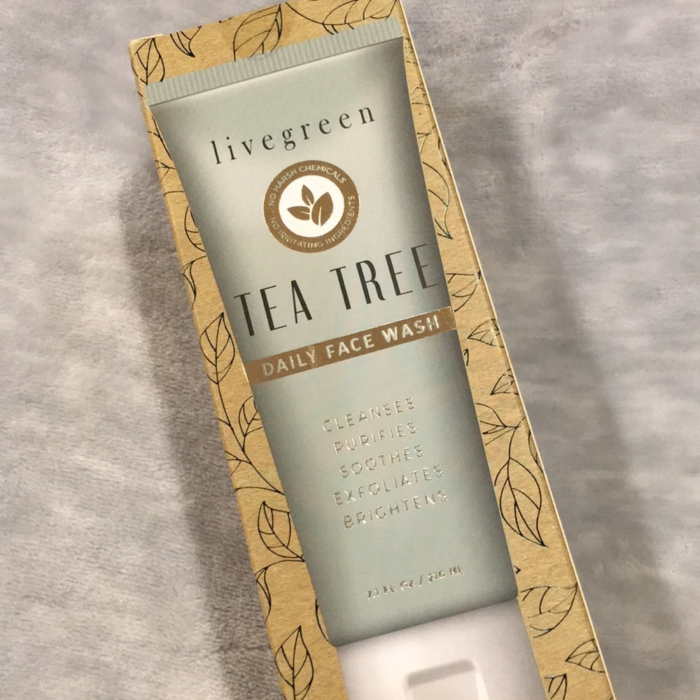 Livegreen Tea Tree Daily Face Wash NWT 7.1oz Boxed cleanses exfoliates Sealed